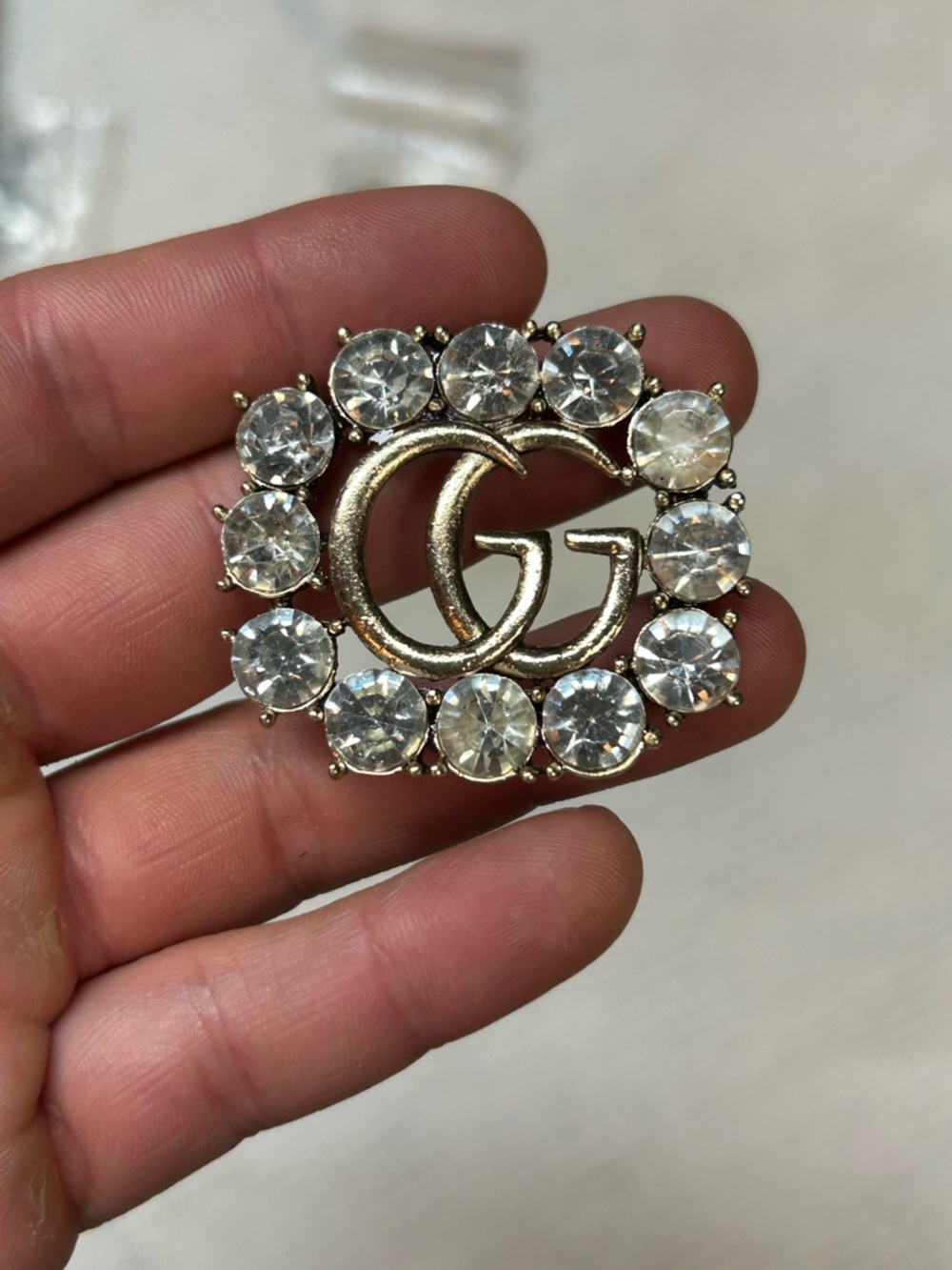 RHINESTONE BROOCH GOLDTONE (Needs pin)